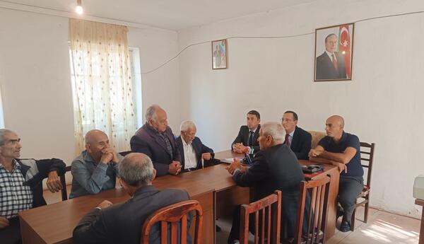 “Şəfəq qəsəbə” ərazi partiya təşkilatında partiya fəallarının iştirakı ilə tədbir keçirilib - FOTOLAR