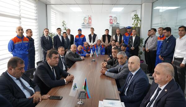 Salyan Elektrik Şəbəkəsində VIII Qurultaydan irəli gələn vəzifələr və Energetiklər Günü ilə bağlı tədbir keçirilib - FOTO