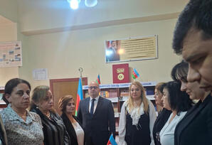Yasamal rayonu Mərkəzi Kitabxana Sistemlərinin Mərkəzi Kitabxanasında müşavirə keçirilib - FOTOLAR