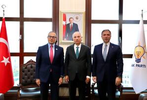 Ramil Həsən AK Parti sədrinin birinci müavini ilə görüşüb