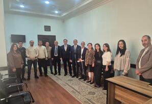 “Heydər Əliyev prospekti, 60” ünvanında yerləşən “Sabirabad Regional Poçt Filialı” ərazi partiya təşkilatında görüş keçirilib