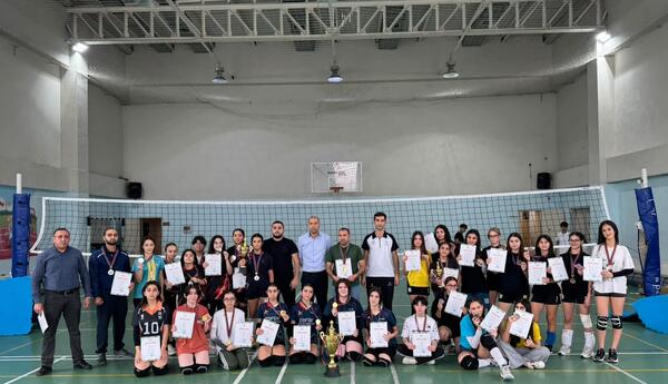 Yasamal rayonunda Zəfərin 6-cı ildönümünə həsr olunmuş qızlar arasında voleybol yarışı keçirilib