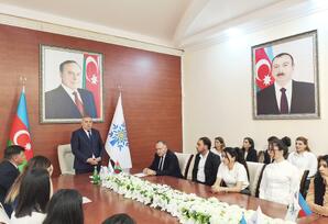 YAP-ın VIII Qurultayının ideoloji istiqamətləri Təhsil şöbəsi ərazi partiya təşkilatında müzakirə edilib - FOTO