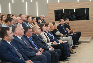 «Savadlı cəmiyyət dezinformasiyaya qarşı ən güclü sipərdir»: Dövlət İmtahan Mərkəzində VIII Qurultayın tapşırıqları müzakirə olunub