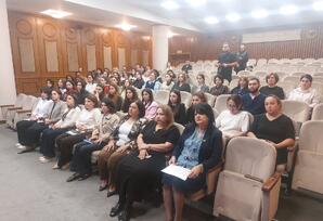 XXI Əsr Beynəlxalq Təhsil və İnnovasiya Mərkəzində müşavirə keçirilib