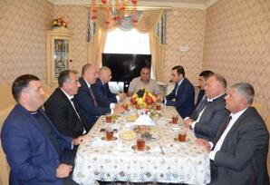 Milli Məclisin deputatı Anar Məmmədov şəhid ailəsini ziyarət edib