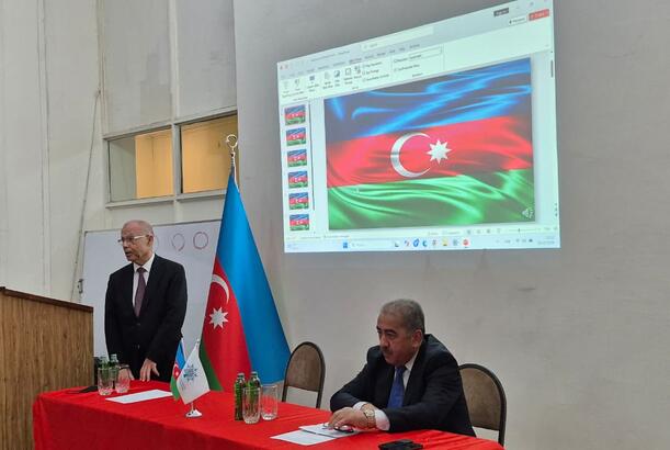 Mərdanov qardaşları küçəsi 131 ünvanı üzrə ərazi partiya təşkilatının akt zalında müşavirə keçirilib