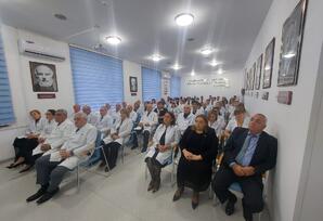 Azərbaycan Respublikası Səhiyyə Nazirliyi Akademik Mustafa Topçubaşov adına Elmi Cərrahiyyə Mərkəzində müşavirə keçirilib