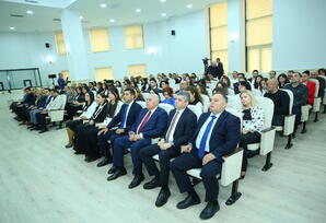 Binəqədi rayonu, Ağasadıq Gəraybəyli küçəsi 63 (AZƏRTAC) ünvanlı ərazi partiya təşkilatında müşavirə keçirilib