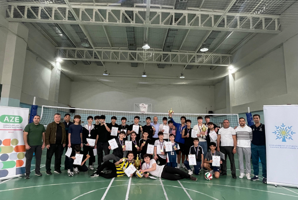 Yasamal rayonunda Zəfərin 6-cı ildönümünə həsr olunmuş oğlanlar arasında voleybol yarışı keçirilib